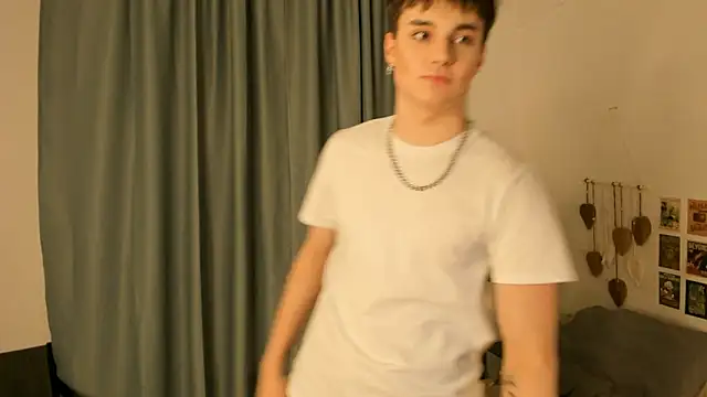 Snapshot of CipherMoth chatting on February 27, 8:31 pm CipherMoth online show from February 27, 8:31 pm