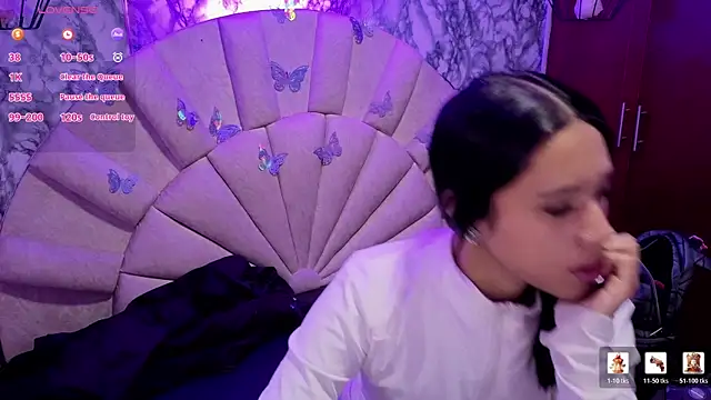 miiaboss  online show from April 17, 11:02 am