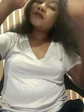 Snapshot of Cutie_bae011 chatting on February 22, 12:15 pm Cutie bae011 online show from February 22, 12:15 pm