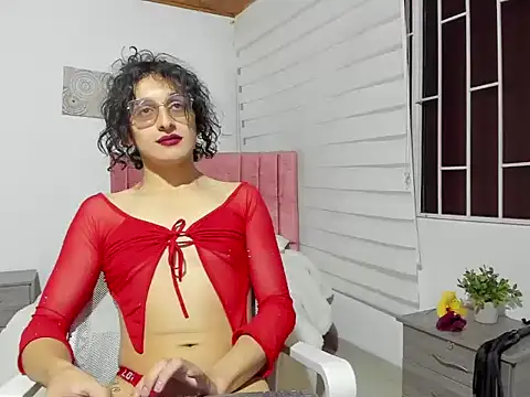Snapshot of Maverick_angel chatting on May 9, 2:44 pm Maverick angel online show from May 9, 2:44 pm
