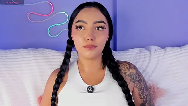 Snapshot of NinaAngel6 chatting on May 11, 2:45 pm NinaAngel6 online show from May 11, 2:45 pm