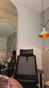 Snapshot of AnnyVega__ chatting on May 10, 3:39 pm AnnyVega online show from May 10, 3:39 pm