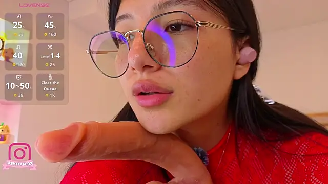 eva depp  online show from June 9, 7:58 pm