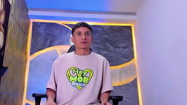 Snapshot of Matheus_Ic_ chatting on February 22, 6:17 pm Matheus Ic online show from February 22, 6:17 pm