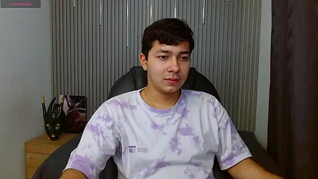 Julian Smith21 online show from April 7, 12:22 am