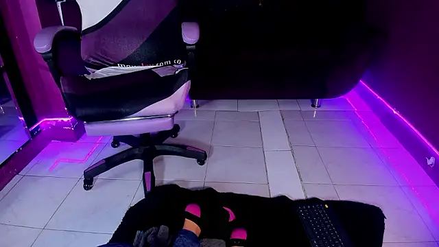 Alana uwu online show from February 25, 11:42 am