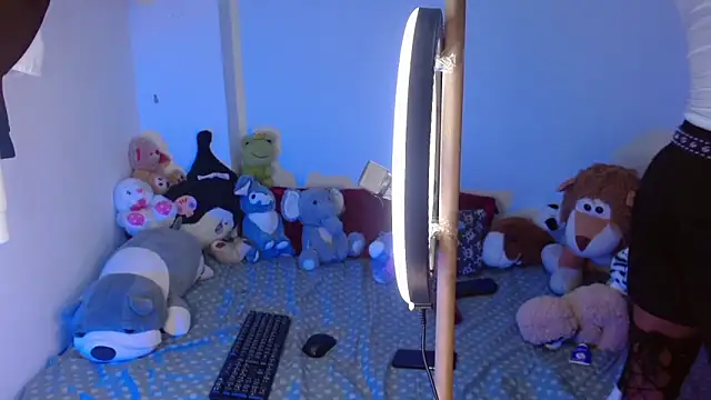 Billie Turneer online show from March 31, 4:13 am