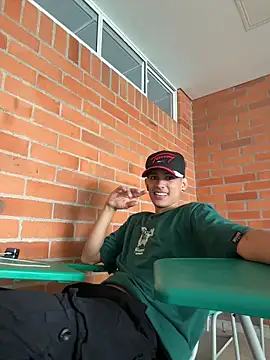 HarryGaze online show from April 6, 3:13 pm