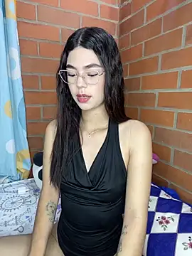 Snapshot of Nixieblaze chatting on May 26, 4:19 am Nixieblaze online show from May 26, 4:19 am