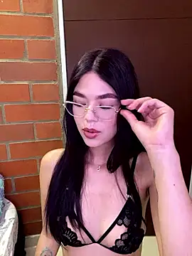 Snapshot of Nixieblaze chatting on June 6, 4:06 am Nixieblaze online show from June 6, 4:06 am