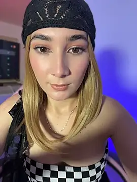 Snapshot of isa_hil chatting on May 12, 11:57 pm isa hil online show from May 12, 11:57 pm