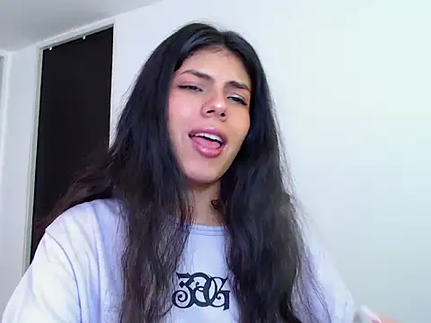 Snapshot of Mini_Sky chatting on February 25, 1:21 pm Mini Sky online show from February 25, 1:21 pm