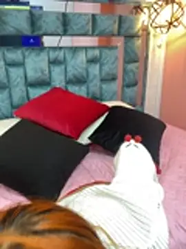 Snapshot of Elaaa_pink21 chatting on February 24, 2:42 am Elaaa pink21 online show from February 24, 2:42 am