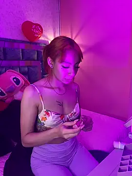 Snapshot of Elaaa_pink21 chatting on February 27, 2:22 am Elaaa pink21 online show from February 27, 2:22 am