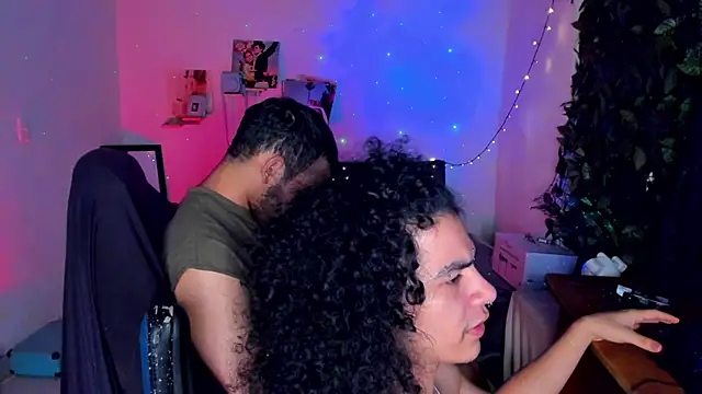 Snapshot of TheMonsterSuck chatting on February 22, 9:46 pm TheMonsterSuck online show from February 22, 9:46 pm