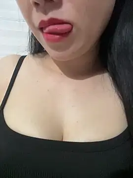 Snapshot of Vetuner_sexy chatting on February 25, 1:04 am Vetuner sexy online show from February 25, 1:04 am