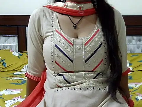 cute momo love online show from February 23, 8:44 am