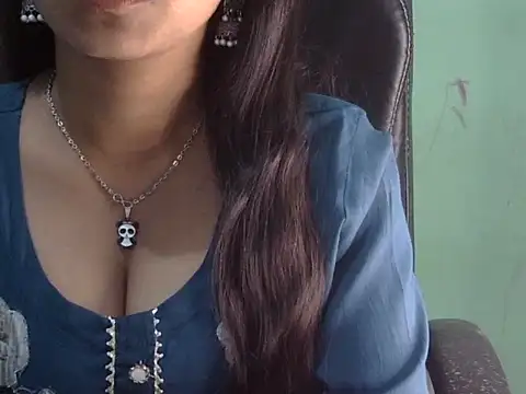 cute momo love online show from April 10, 5:23 am