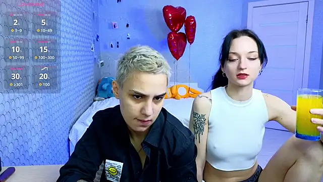 Snapshot of LuxuryLoverss chatting on February 27, 10:59 am LuxuryLoverss online show from February 27, 10:59 am