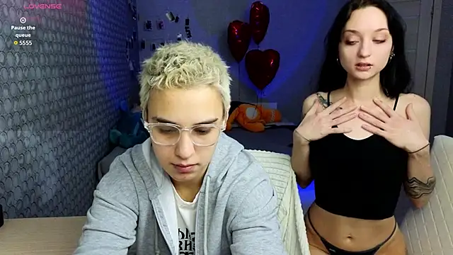 LuxuryLoverss online show from March 7, 11:07 am