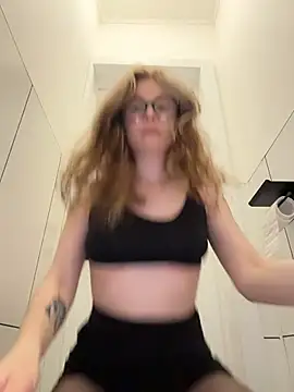 Dipamelly online show from May 26, 2:51 am