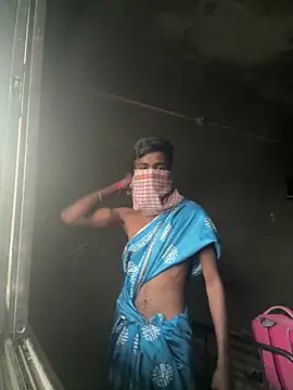 Snapshot of parth73637 chatting on February 25, 2:10 am parth73637 online show from February 25, 2:10 am