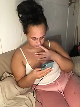 mayawesttt online show from March 21, 5:05 pm