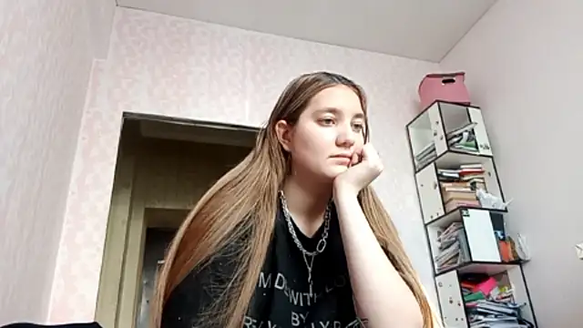 Snapshot of JanineThielman chatting on April 29, 11:25 am JanineThielman online show from April 29, 11:25 am
