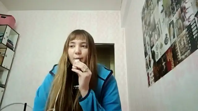 Snapshot of JanineThielman chatting on May 24, 9:14 am JanineThielman online show from May 24, 9:14 am