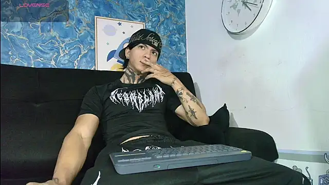 Snapshot of Tessarion_Black chatting on July 14, 4:28 am Tessarion Black online show from July 14, 4:28 am