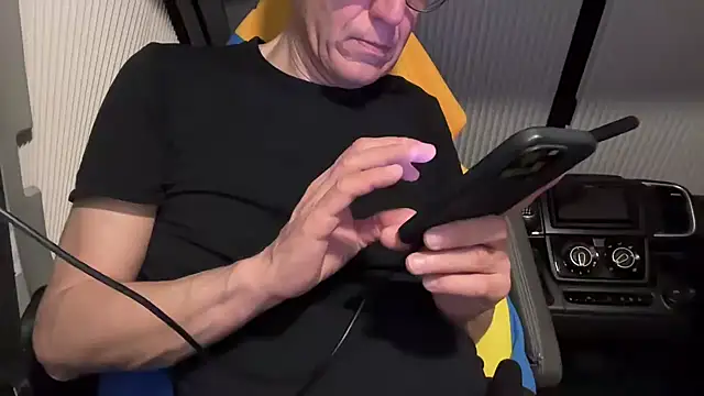 Snapshot of rotoli chatting on February 24, 10:41 pm rotoli online show from February 24, 10:41 pm