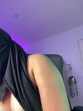 Snapshot of Yasmin_cute chatting on May 2, 9:09 pm Yasmin cute online show from May 2, 9:09 pm