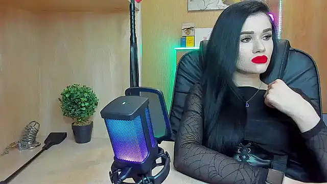 KristiTopxx online show from February 4, 6:06 pm