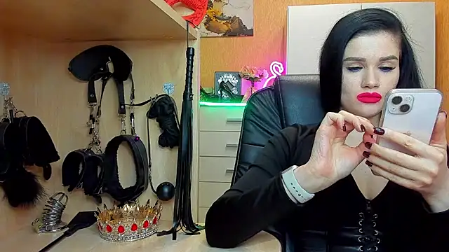 KristiTopxx online show from March 30, 5:47 pm