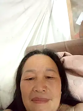 heesuu11 online show from March 27, 8:30 pm