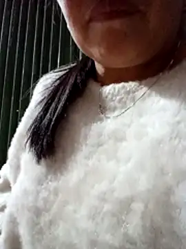 heesuu11 online show from April 2, 10:57 am