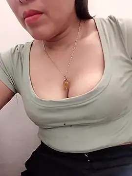 01 ANNA 01 online show from April 15, 7:58 pm