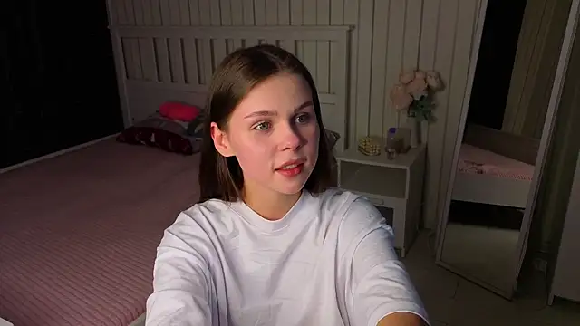 EarthaLevra online show from March 27, 7:35 pm