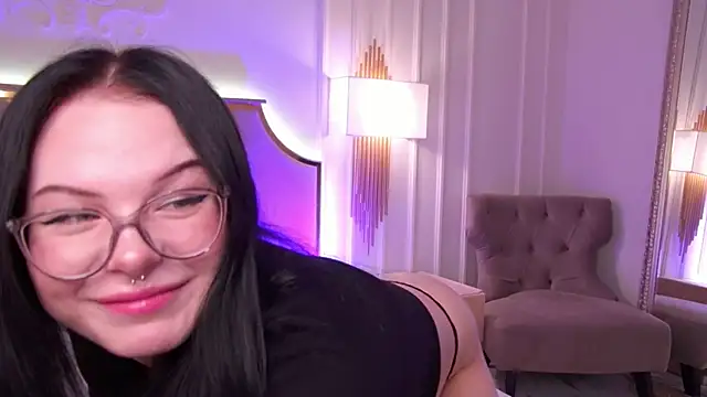 Snapshot of CindyMil chatting on February 28, 6:14 am CindyMil online show from February 28, 6:14 am