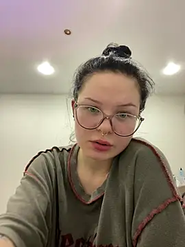 Snapshot of CindyMil chatting on May 22, 6:24 pm CindyMil online show from May 22, 6:24 pm