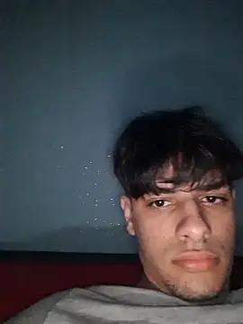 ilcazzone32 online show from April 13, 9:31 pm