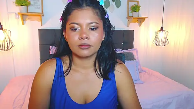 Snapshot of Emma_hassani chatting on February 28, 2:40 pm Emma hassani online show from February 28, 2:40 pm