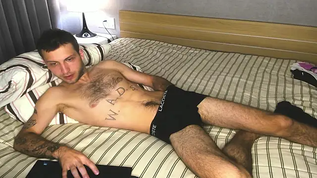 Snapshot of DarkRogue19 chatting on February 28, 5:36 pm DarkRogue19 online show from February 28, 5:36 pm