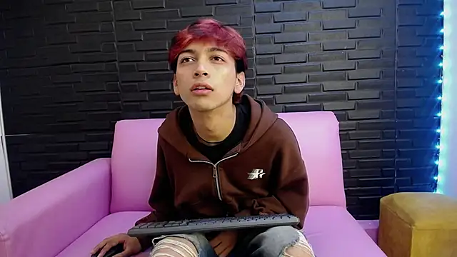 Snapshot of DanteLux chatting on March 2, 2:57 pm DanteLux online show from March 2, 2:57 pm