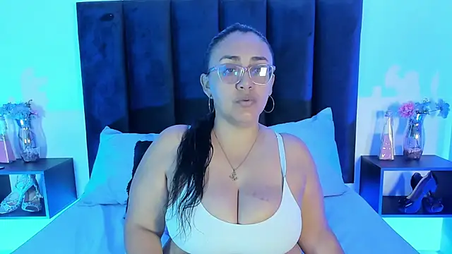 scarlet  ray  online show from April 24, 11:23 am