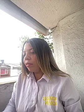 Snapshot of AdaPink_ chatting on March 3, 5:08 pm AdaPink online show from March 3, 5:08 pm