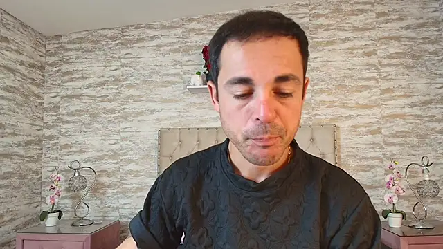 Adams Sanz online show from April 17, 7:28 pm