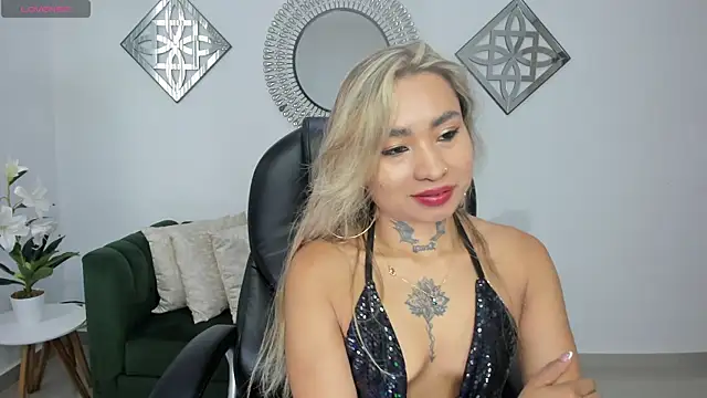 mystic nova  online show from May 30, 11:40 am