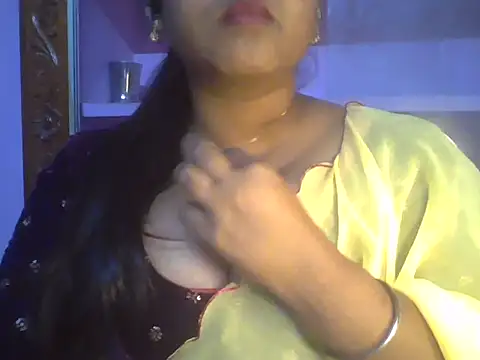 Snapshot of Tamil_Kuttyma chatting on July 12, 12:18 pm Tamil Kuttyma online show from July 12, 12:18 pm