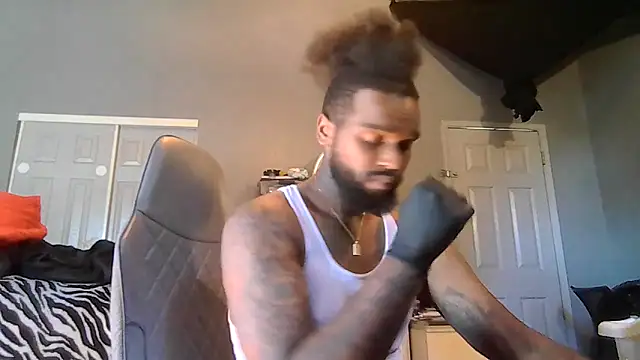 Snapshot of kingbbd6969 chatting on March 3, 11:43 pm kingbbd6969 online show from March 3, 11:43 pm